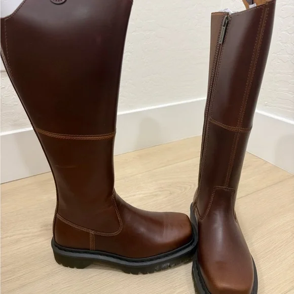 Dr. Martens Amaayah Hi Boots in brown - NWB - Picture 9 of 10